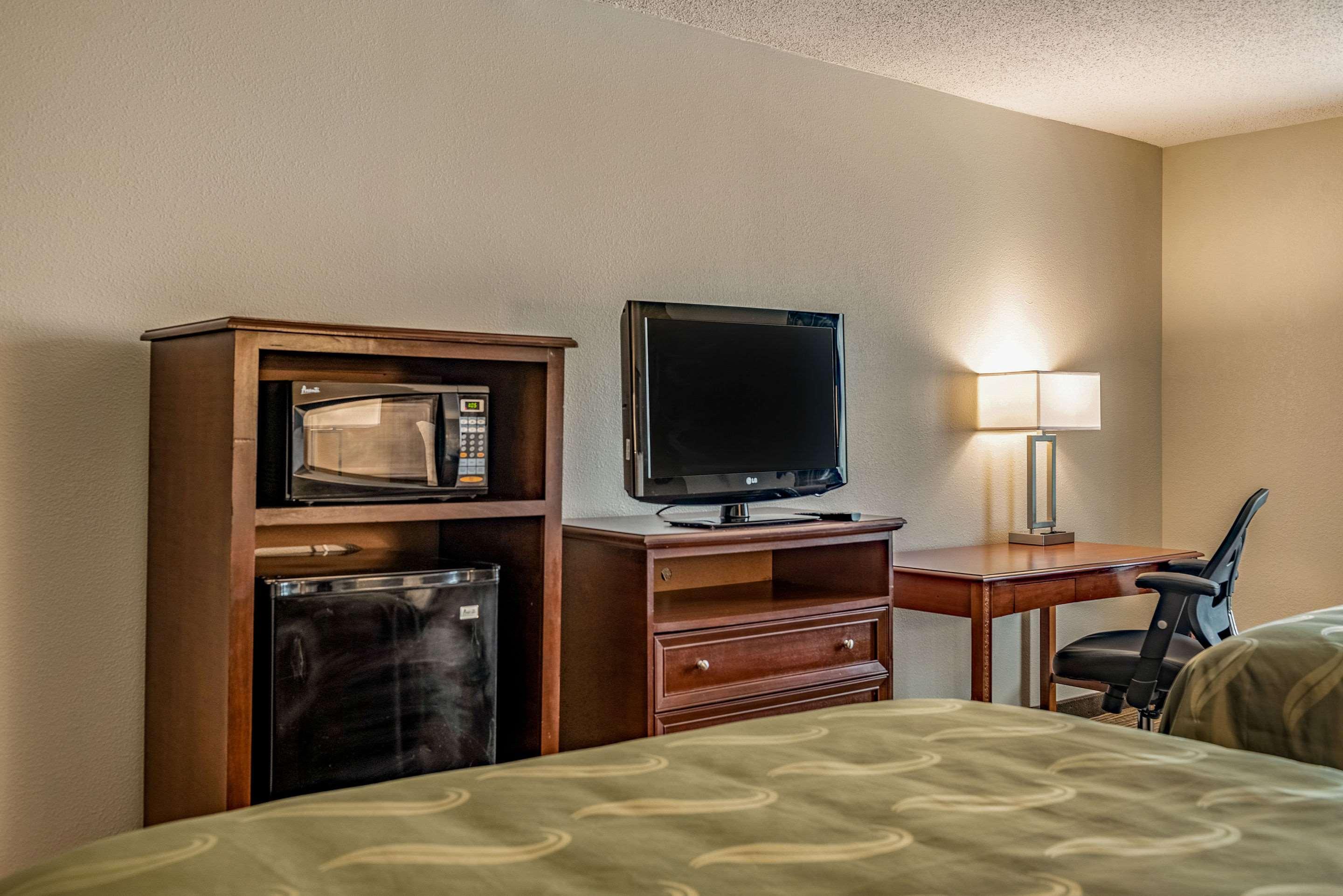 Quality Inn Bucyrus North Exterior photo