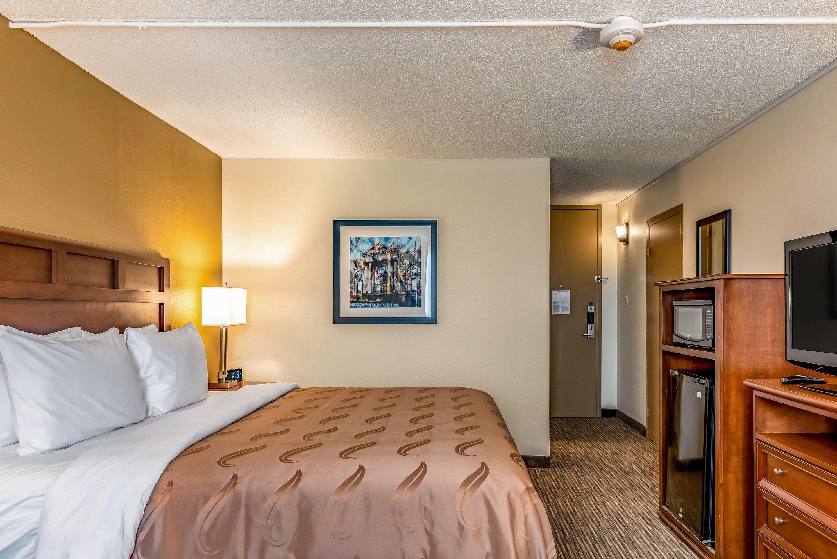 Quality Inn Bucyrus North Exterior photo
