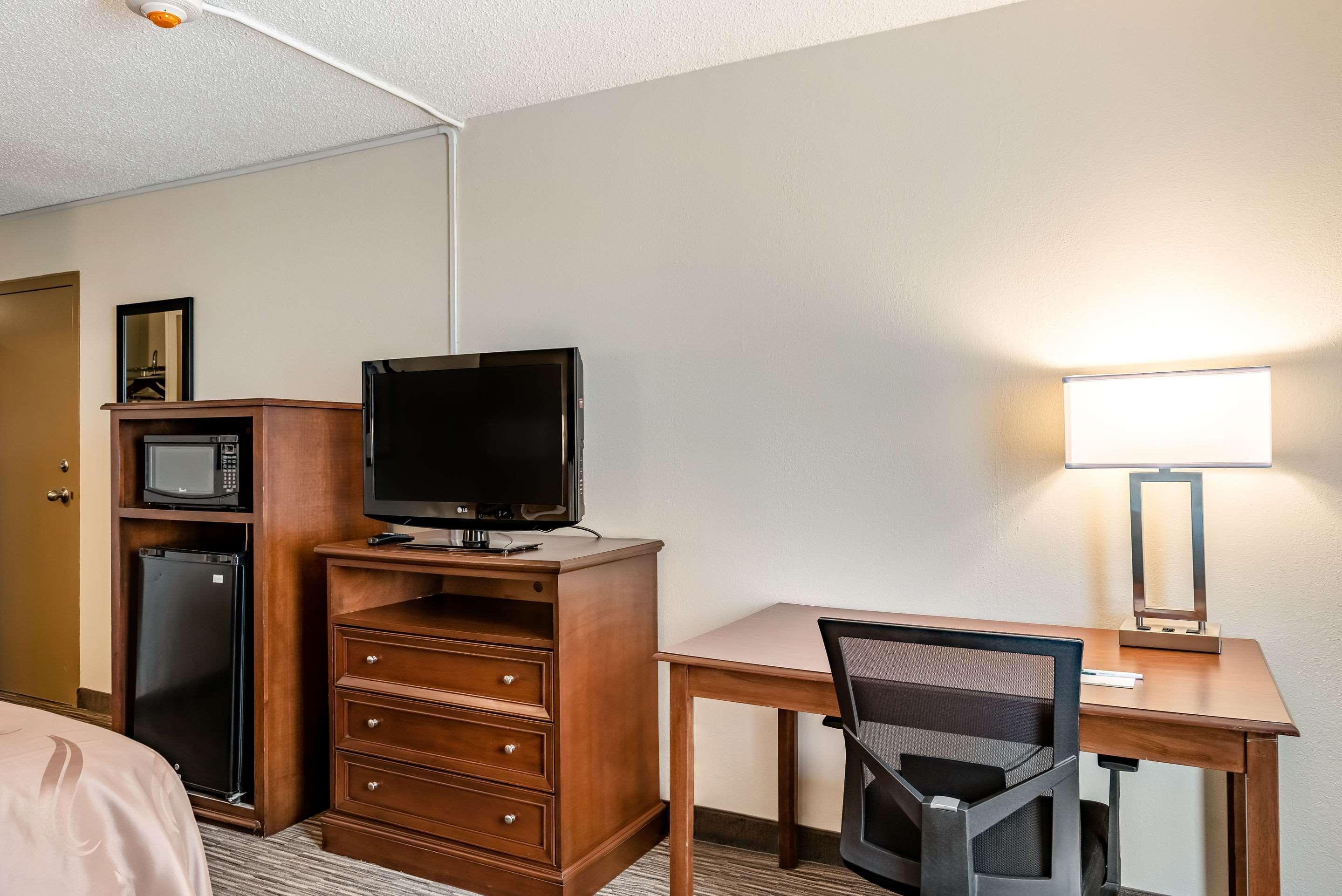 Quality Inn Bucyrus North Exterior photo
