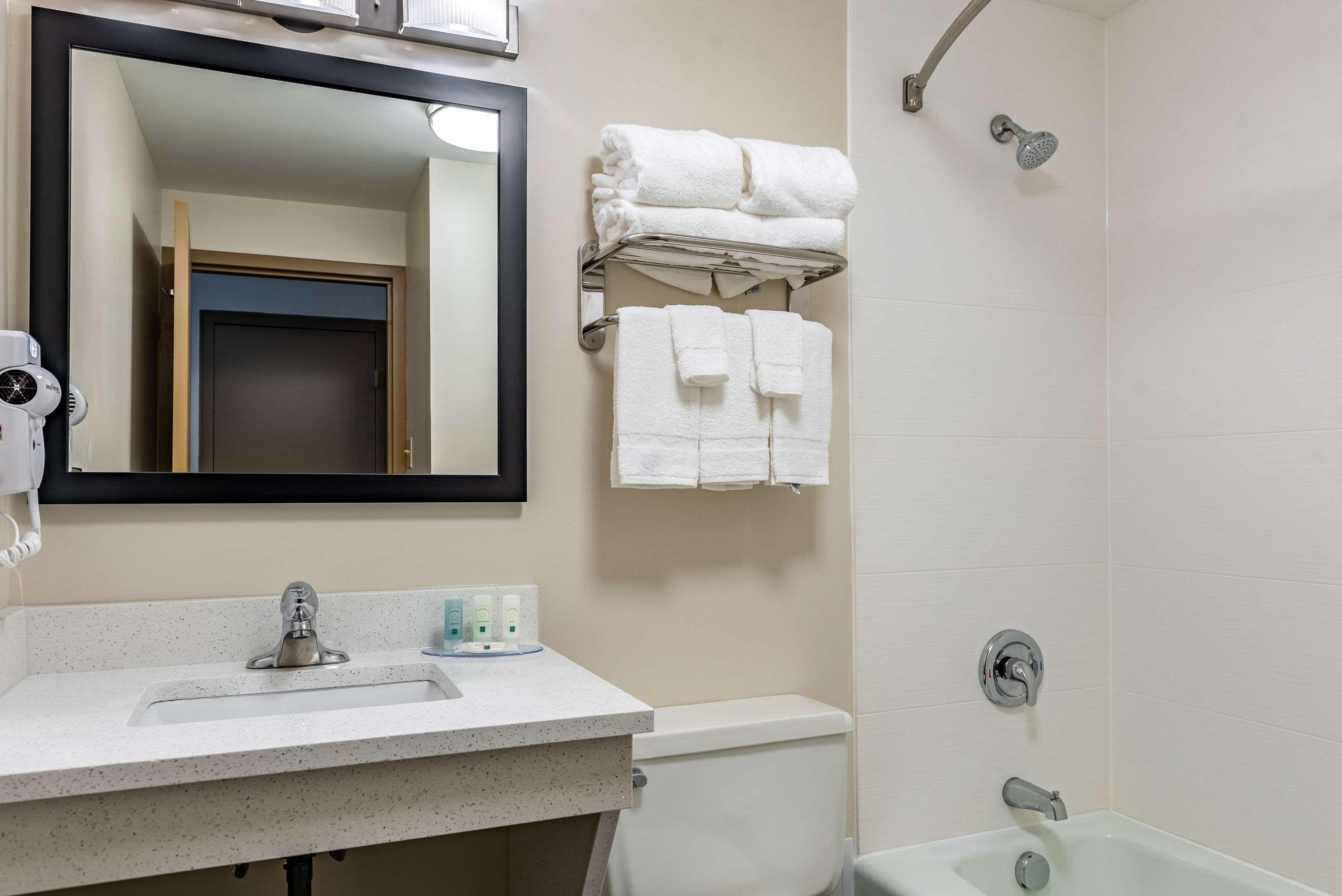 Quality Inn Bucyrus North Exterior photo