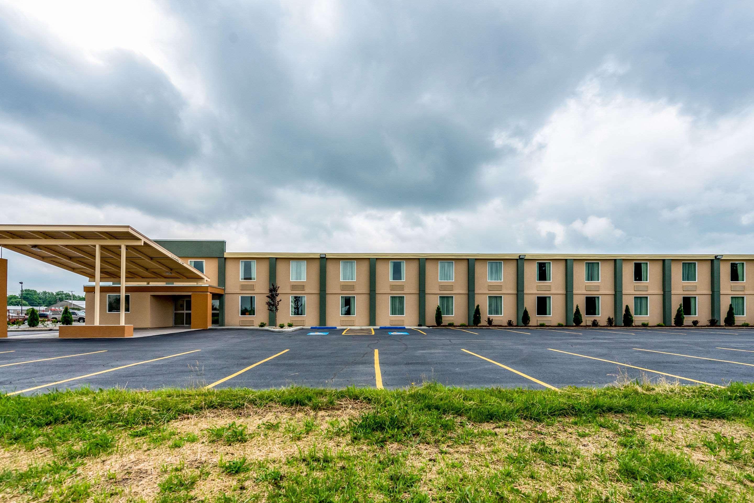 Quality Inn Bucyrus North Exterior photo