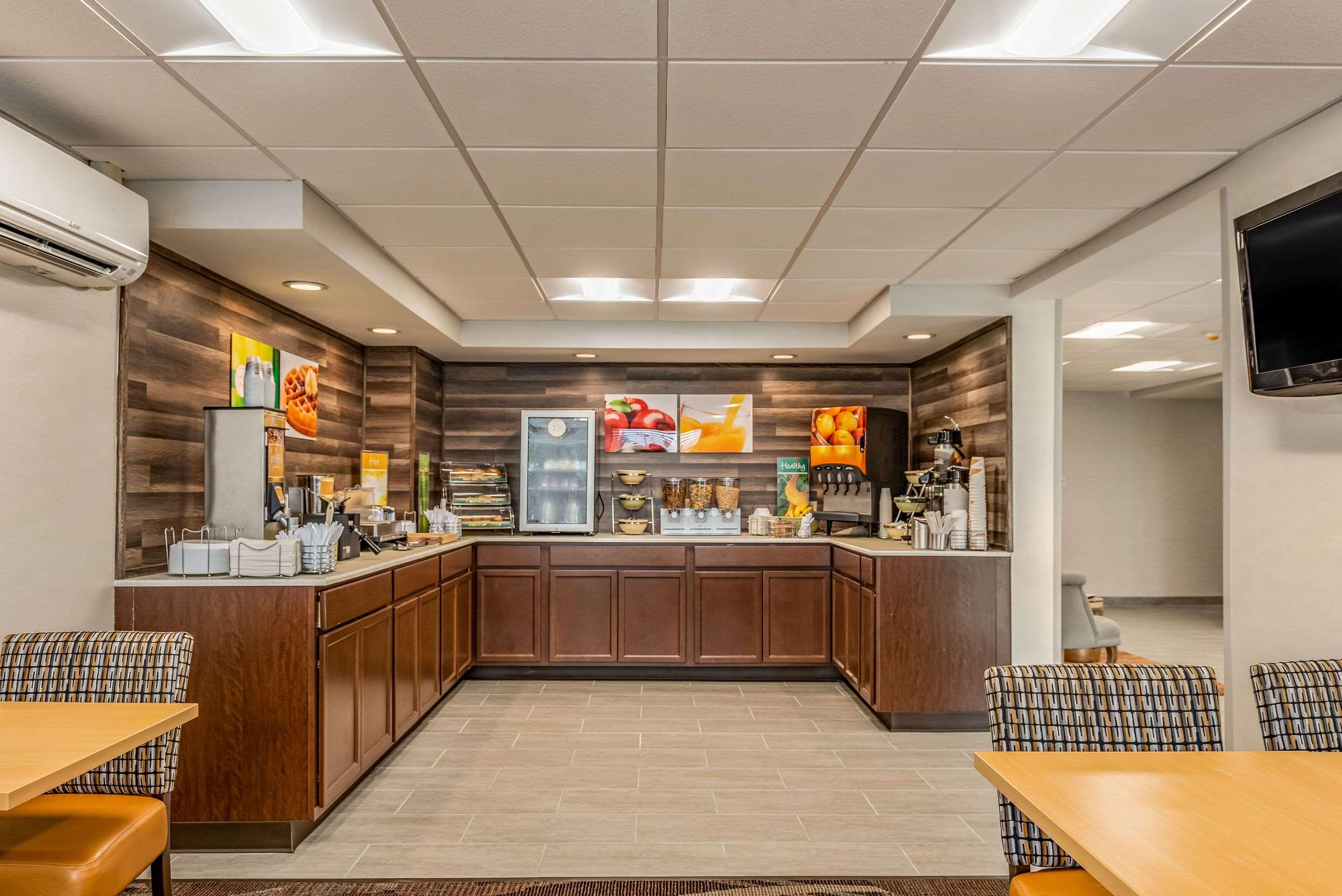 Quality Inn Bucyrus North Exterior photo